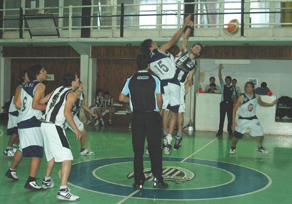 En primera no levanta