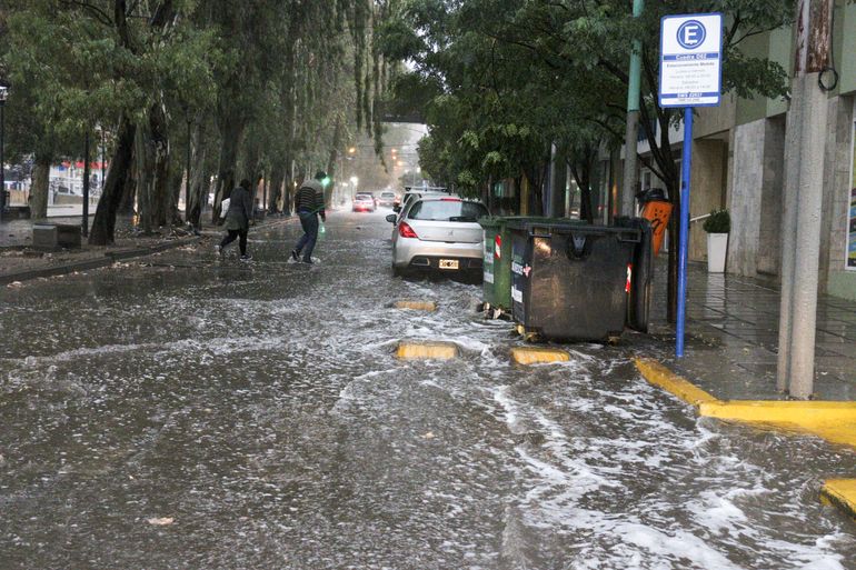 El Bajo neuquino, la zona más castigada por la tormenta: Llovió una enormidad
