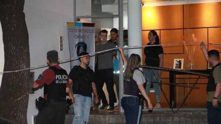 Secuestro y violencia: qué encontró la Policía en el departamento donde estuvo Lourdes de Bandana | LMCipolletti.com Secuestro y violencia: qué encontró la Policía en el departamento donde estuvo Lourdes de Bandana