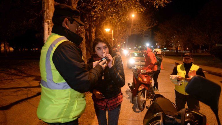 No quieren replicar en Río Negro la experiencia del alcohol cero neuquino.
