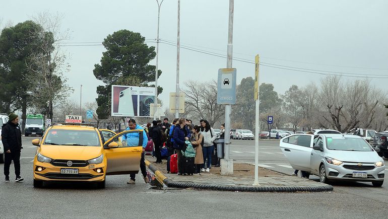 Tomar un taxi en el aeropuerto, una odisea
