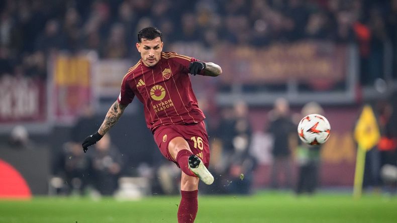 Paredes salió enojado en el partido de la Roma, a un día de cerrarse el mercado de pases