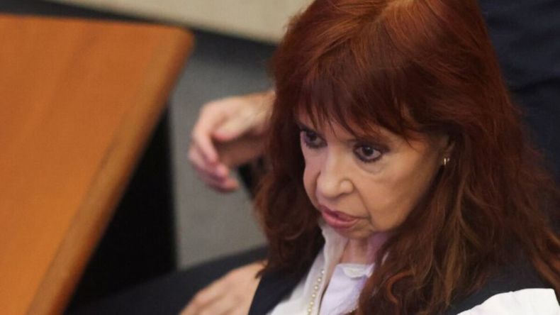 Cristina Kirchner declaró este martes en Comodoro Py. Foto: REUTERS/Tomas Cuesta. | LMCipolletti.com Cristina Kirchner declaró este martes en Comodoro Py. Foto: REUTERS/Tomas Cuesta.