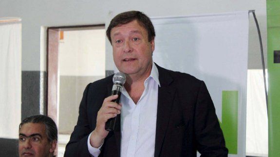 Weretilneck entrega 8 nuevos vehículos a Bomberos 