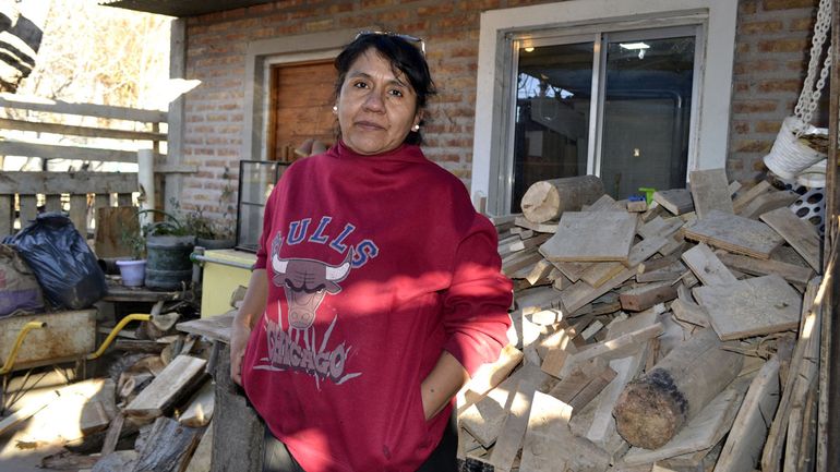 Barrio Labraña: Medio siglo sin gas y la lucha diaria contra el frío con leña y garrafas