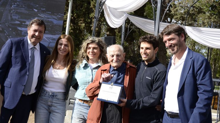 Vecinos e instituciones de Cipolletti fueron reconocidas en este nuevo aniversario.