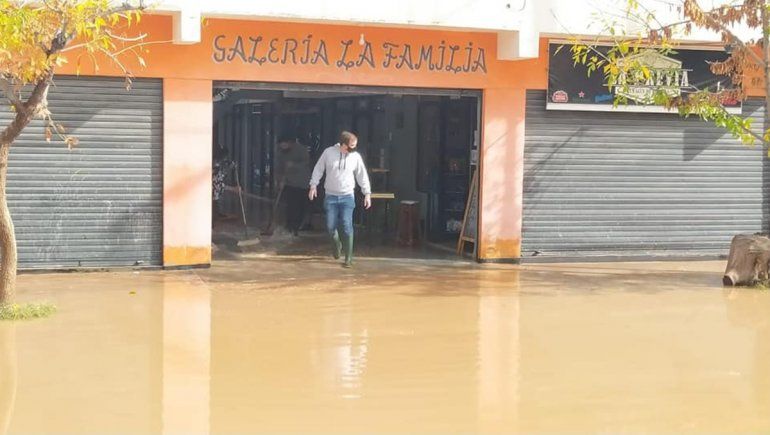 ¿Cuáles son las zonas más críticas en Fernández Oro tras el temporal de lluvia? 