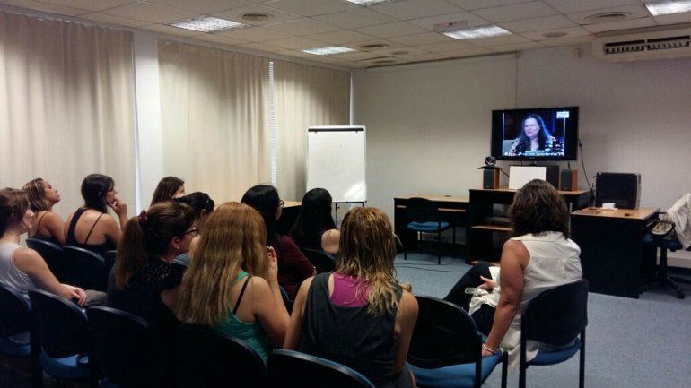 La videoconferencia se pudo seguir en distintos puntos de la provincia.