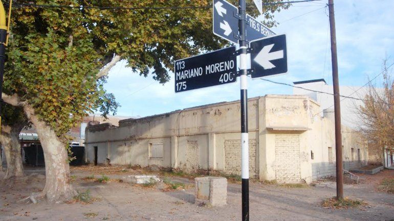 El inmueble está en evidente decadencia hace muchos años. Poco y nada se ha hecho para preservarlo.