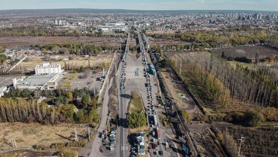 Puentes: habrá un carril exclusivo para trabajadores de la salud