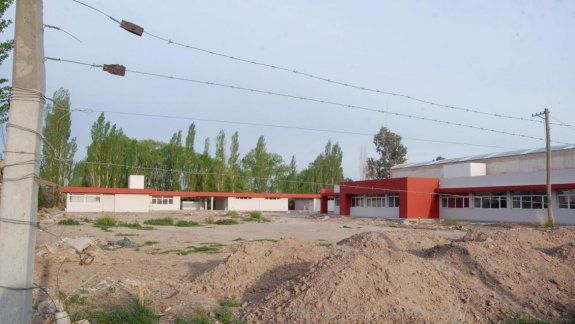 En el parque industrial, la empresa Aspa ya construyó una parte de las instalaciones para Servicios Públicos. Faltan los trabajos de la Municipalidad.