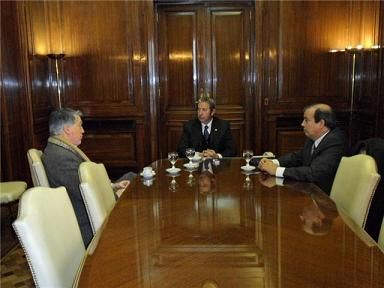 Cobos recibió a Castañon y Ferreira