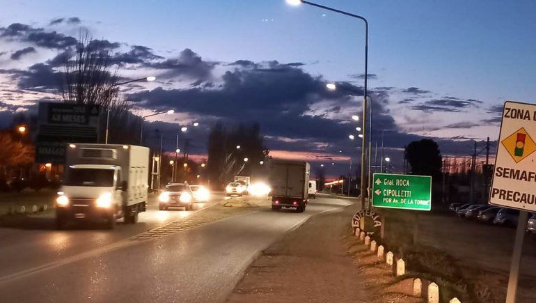 La Muni cambió luminarias viales led en los derivadores de Ruta 22