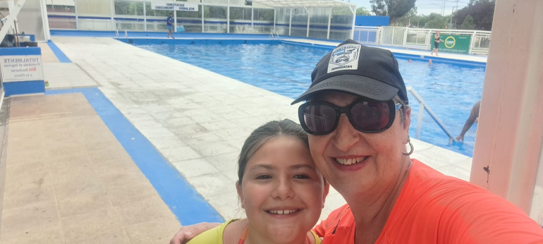 La rompieron en la pile de un predio orense.