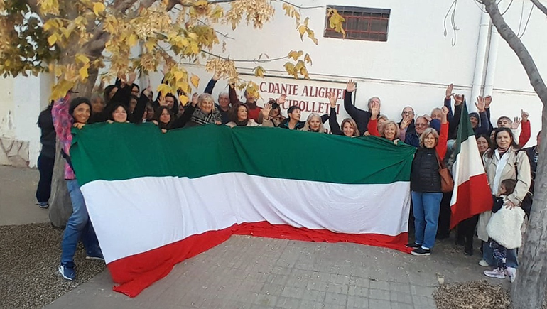 Una imagen de la marcha en el Círculo Italiano. Foto Antonio Spagnuolo.