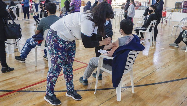 Arrancó la inscripción para vacunar a jóvenes sin factores de riesgo