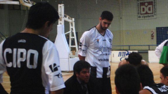 Rubio quiere cerrar ganando en casa hoy y el viernes con Villa Mitre.