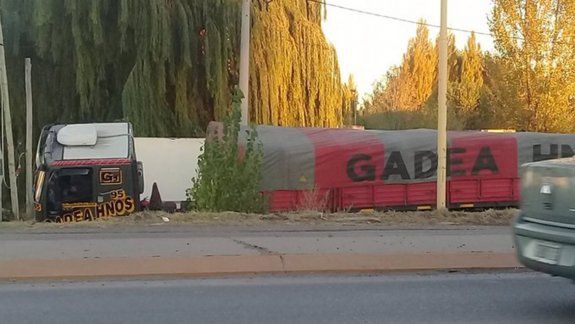 Chocó contra el paredón de una sidrera y cayó al desagüe
