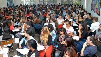 Hernández pide respuestas para la facultad con mayor cantidad de alumnos.