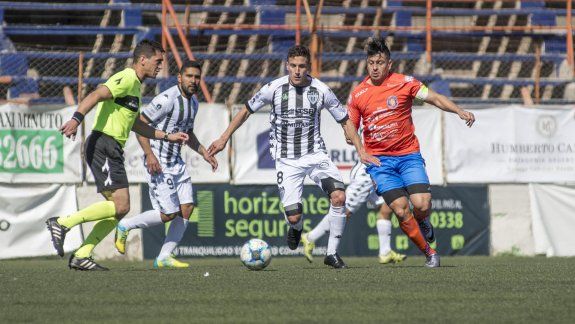Cipo perdió el clásico con Roca 1-0 y sigue hundido