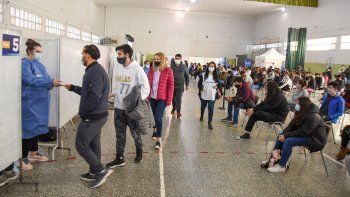 neuquen ya arranco con la vacunacion libre contra el covid