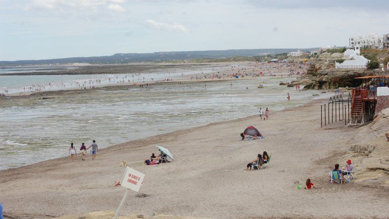 Muchos visitantes fueron a acondicionar sus casas de alquiler y se mantuvieron lejos de las playas.