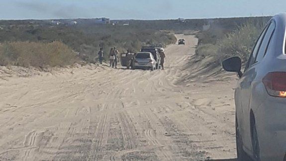 Turistas solidarios, se ayudaron unos con otros para liberar sus rodados.&nbsp;