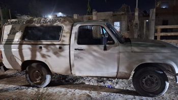 La camioneta recuperada por la policía de Cipolletti. Los ladrones encontraron que tenía las llaves colocadas y se la llevaron. La camioneta recuperada por la policía de Cipolletti. Los ladrones encontraron que tenía las llaves colocadas y se la llevaron.