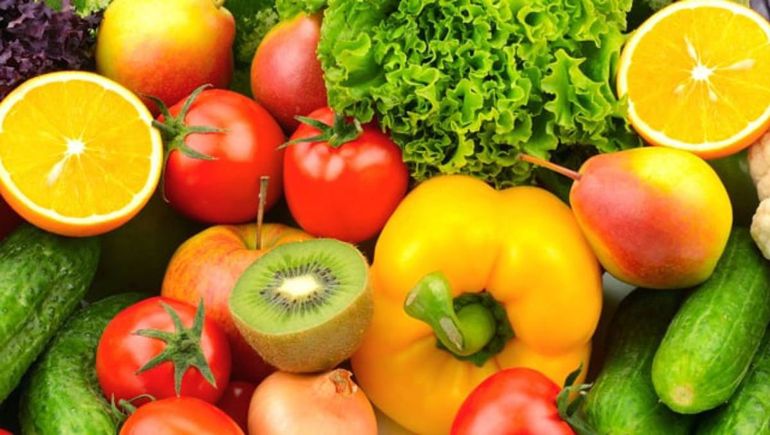 Una dieta saludable contempla el consumo diario de verduras y frutas.