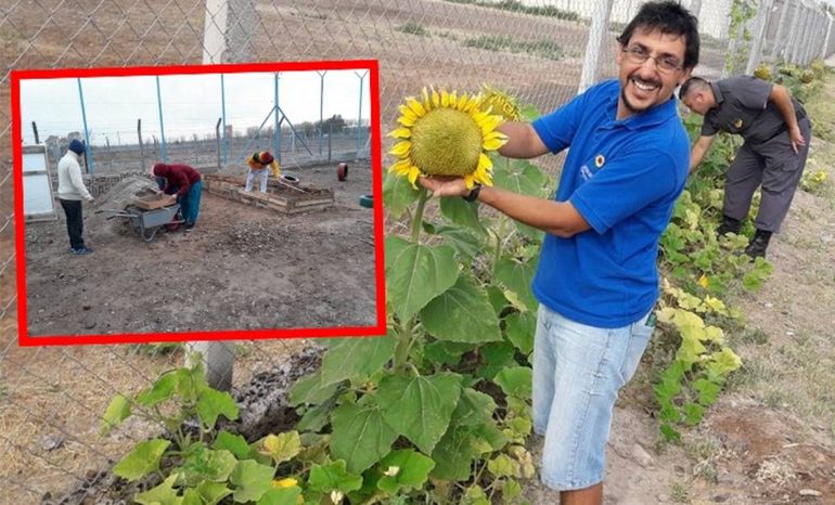 Adrián también es jardinero y lo enseña en la cárcel.