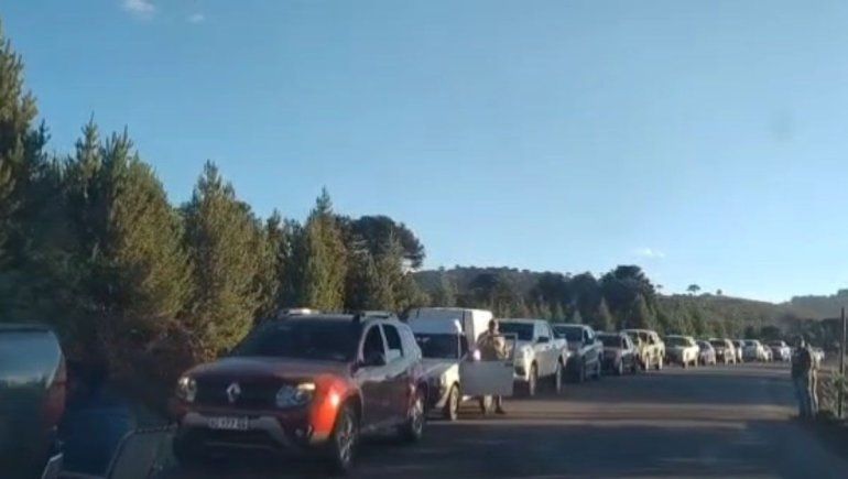 Tras las largas filas en Pino Hachado, el Paso Icalma está desbordado: Que no sigan viniendo