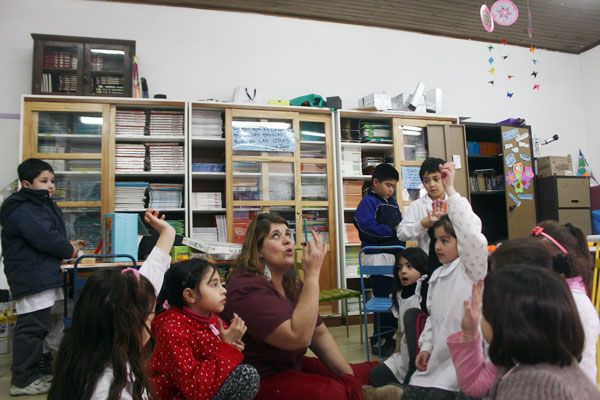 Alumnos de la 33 refaccionaron  su biblioteca