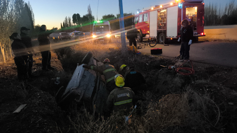 Un ciclista murió esta mañana tras ser embestido por un automóvil en Cipolletti.