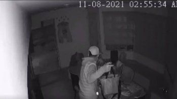 entro a robar a una casa, busco las llaves y se llevo dos vehiculos