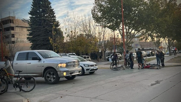 Violentos accidentes en la bicisenda de Alem reavivan la polémica