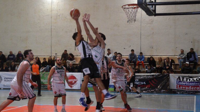 Cipo le ganó a Pérfora en casa.