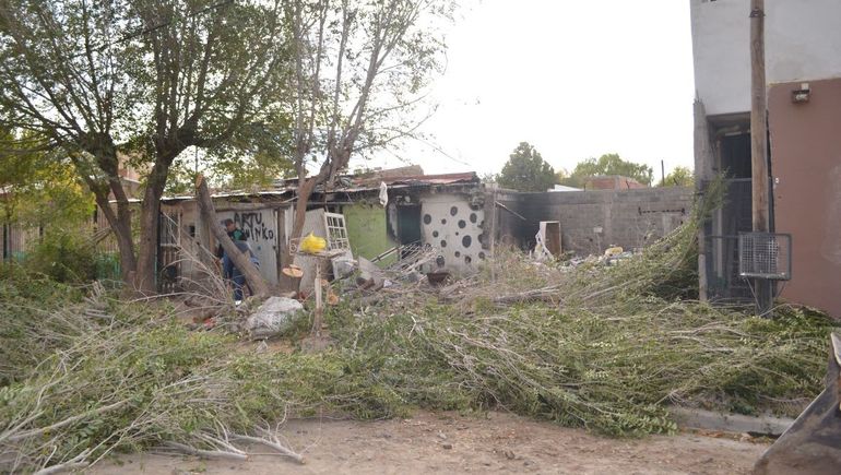 El Municipio demolió otra propiedad que, según denuncias de vecinos, era utilizada como aguantadero. Foto: Estefania Petrella.
