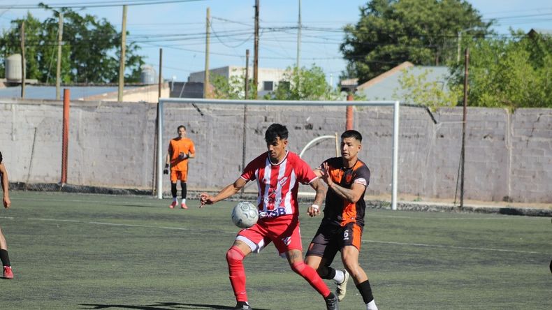 El Rojo le ganó de visitante a Petrolero. Fotos: prensa Independiente | LMCipolletti.com El Rojo le ganó de visitante a Petrolero. Fotos: prensa Independiente