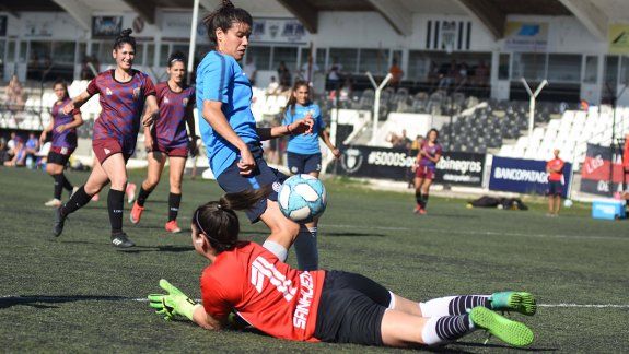 Las Santitas cerraron la preparación con una goleada