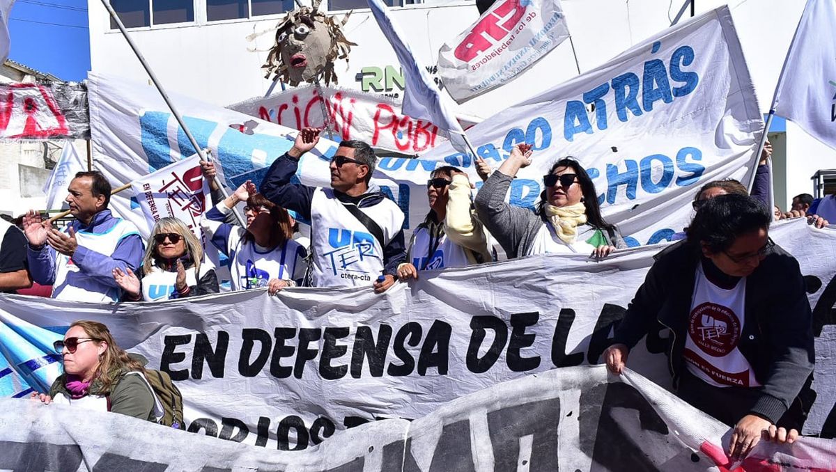 El Gobierno adelantó la paritaria y busca destrabar el paro docente