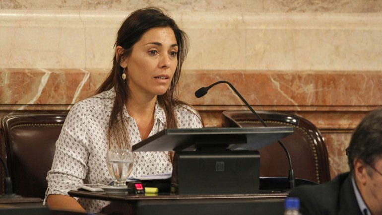 La marea verde se abre paso en el Senado por el aborto legal