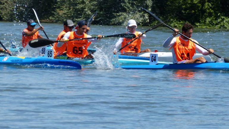 Abandonó un bote cipoleño en la dura Regata del río Negro