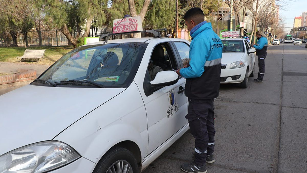 Anuncian nuevas tarifas para taxis