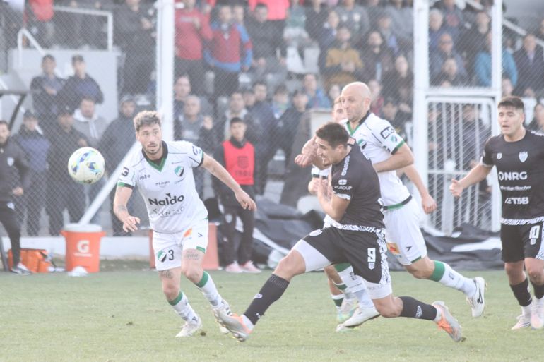 Cipo, en su mejor momento, afronta el clásico ante Villa Mitre