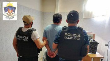 Gutiérrez, uno de los fugados de la Comisaría Sexta de Plaza Huincul, fue recapturado. Gutiérrez, uno de los fugados de la Comisaría Sexta de Plaza Huincul, fue recapturado.