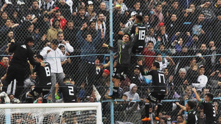 Mirá la intimidad del festejo albinegro tras la clasificación