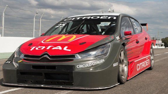 Año nuevo, equipo nuevo y pilcha nueva para el piloto rionegrino.