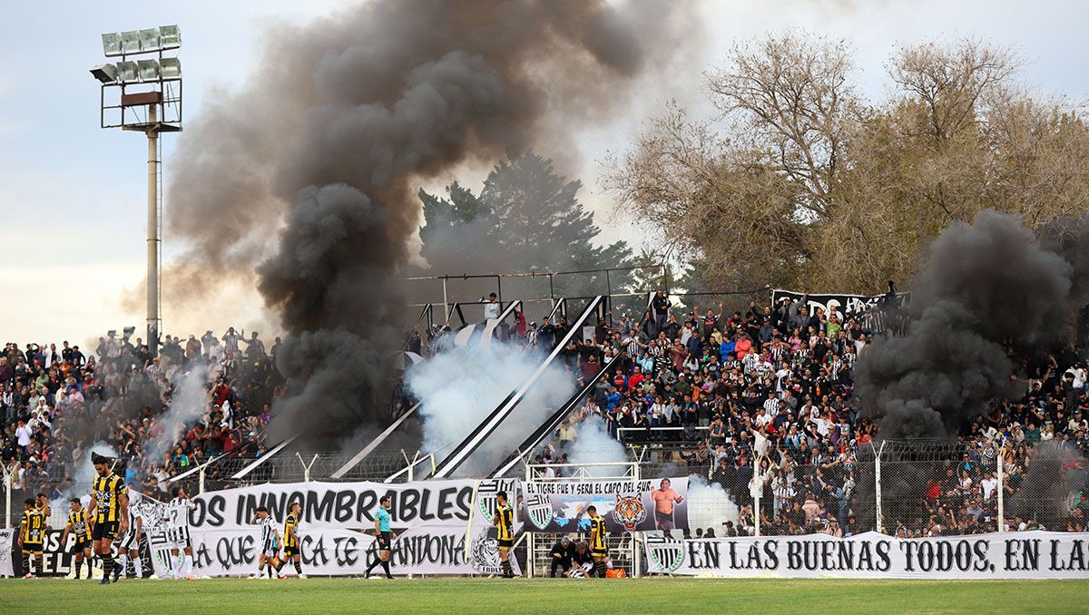 Las tribunas del estadio de la calle Ohiggins a pleno hace unos meses contra Olimpo.&nbsp;