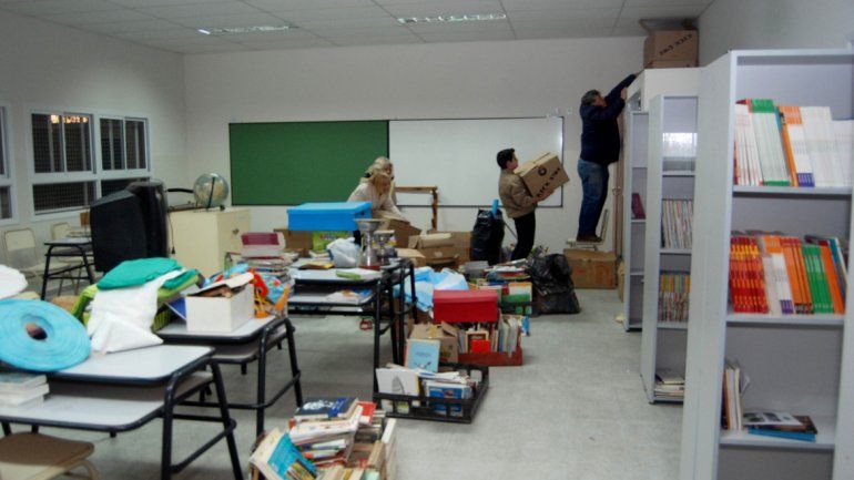 Ayer se realizó gran parte de la mudanza de la Primaria 293 al nuevo edificio