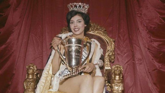 La primera Miss Mundo argentina fue atropellada por un colectivo